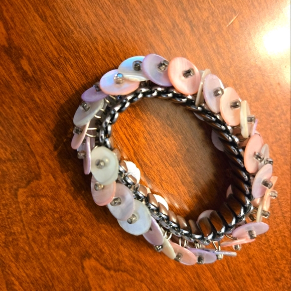 Unique Vintage Shell Disc Bracelet - Picture 6 of 7